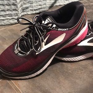 Brooks ghost 10 running shoes